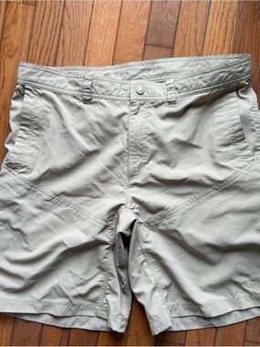 The North Face Light Tan Men's Outdoor Hybrid Shorts